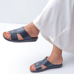 Luxury Arabic Sandals with Center Buckles