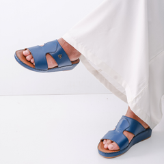 Luxury Arabic Sandals with Crown