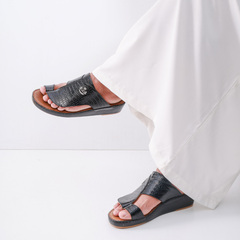 Luxury Arabic Sandals with Leaf