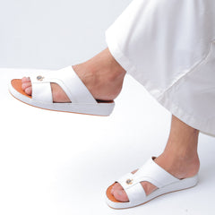 Luxury Arabic Sandals with Center Buckles