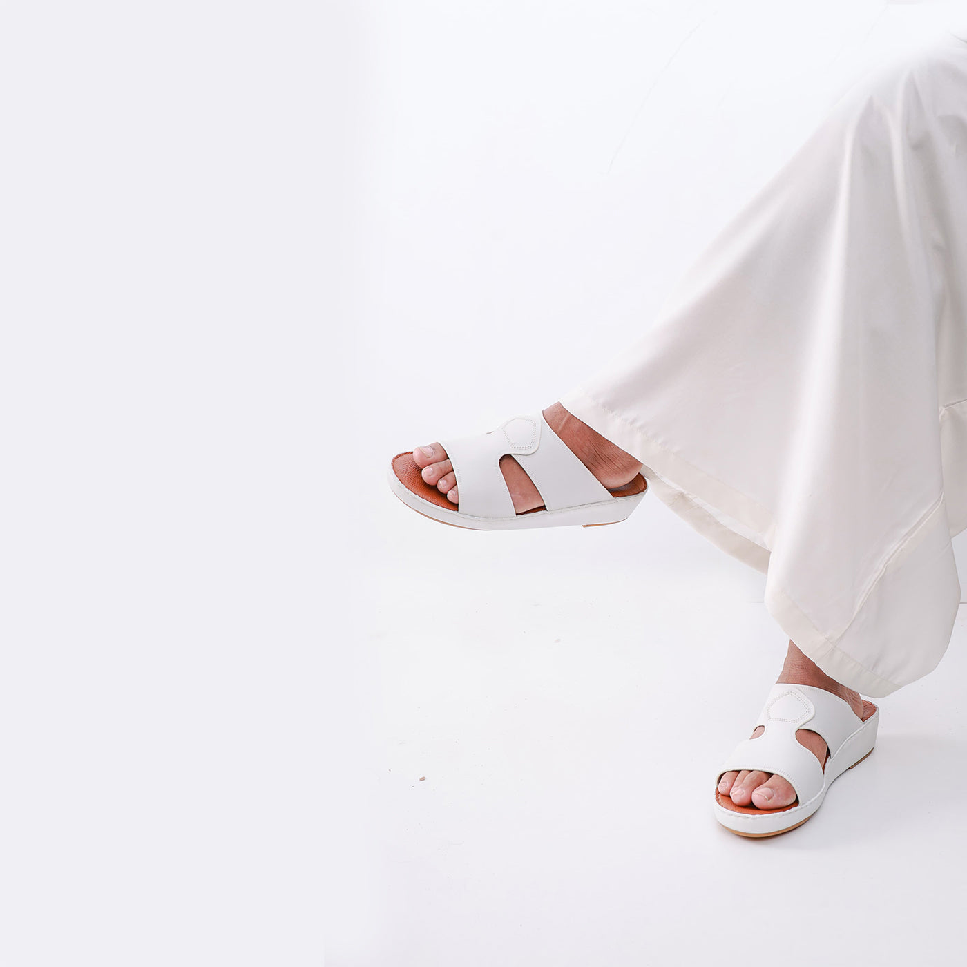539-NR- White Premium Arabic Sandal for Men